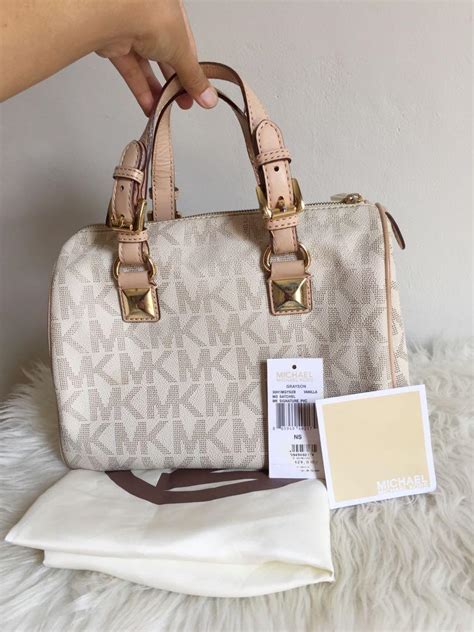 harga tas michael kors.